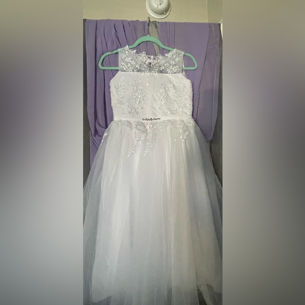 💰Tulle Lace Flower and rhinestone tea length gown. Brand New! NWOT